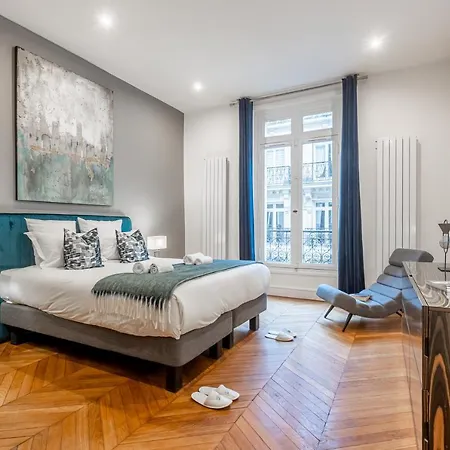 Sweett - Triangle D'or Apartman *