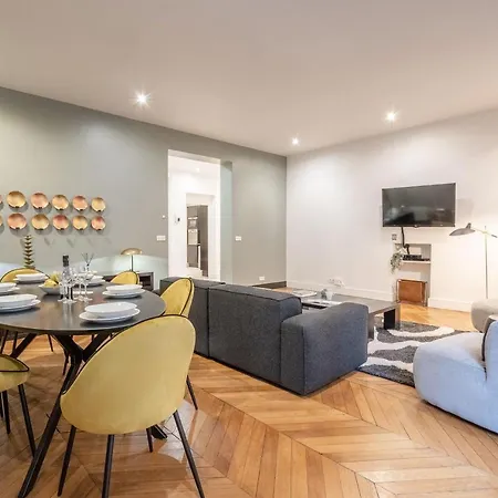 Sweett - Triangle D'or Apartman *