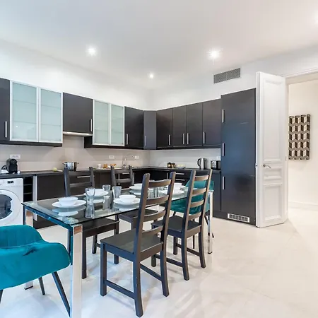 Sweett - Triangle D'or Apartman *