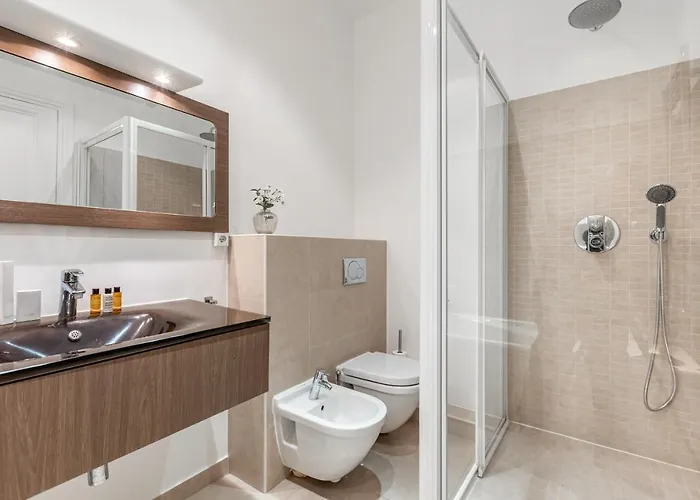 Sweett - Triangle D'or * باريس