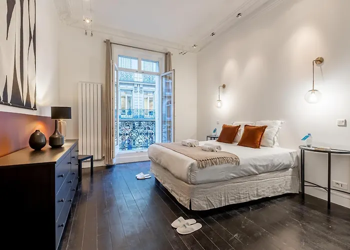 Sweett - Triangle D'or * باريس