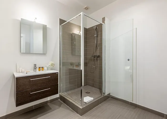 Sweett - Triangle D'or * باريس