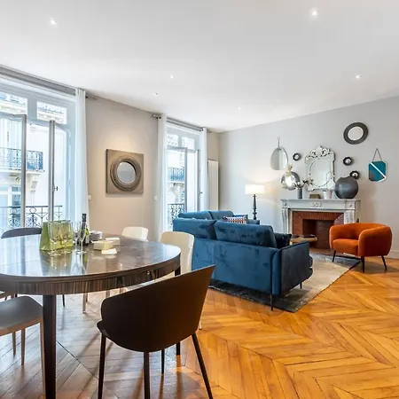 Sweett - Triangle D'or 파리